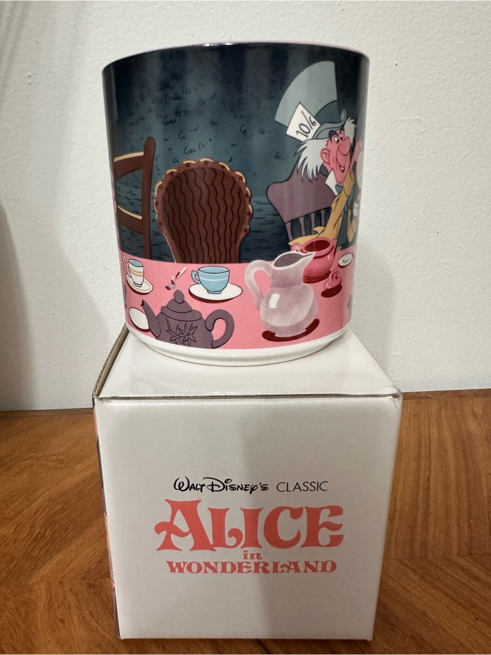 Vintage Disney Alice In Wonderland Coffee Mug Cup SZ 12oz Japan Made NEW IN BOX - Picture 5 of 8